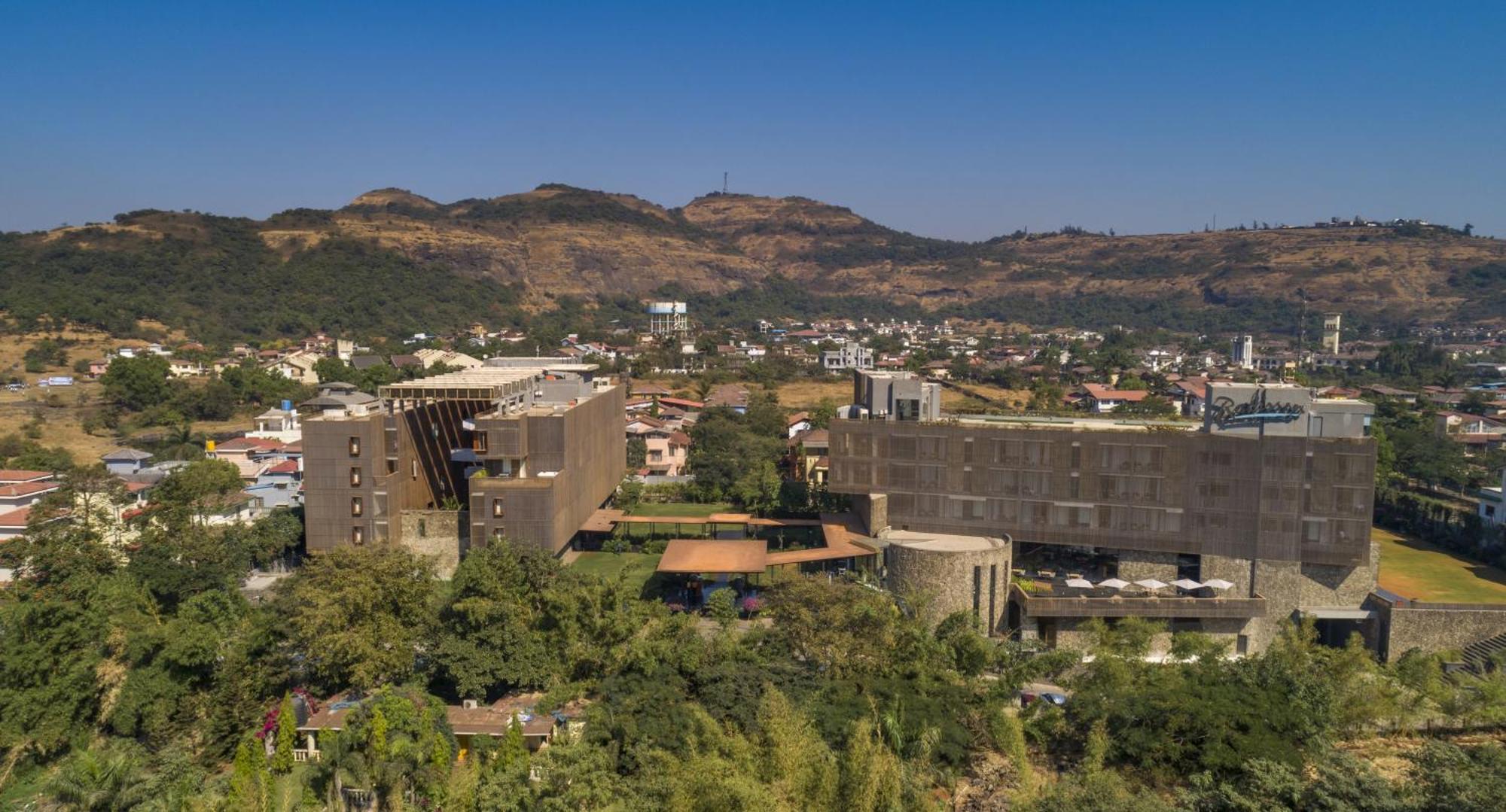 Radisson Resort And Spa Lonavala Bagian luar foto