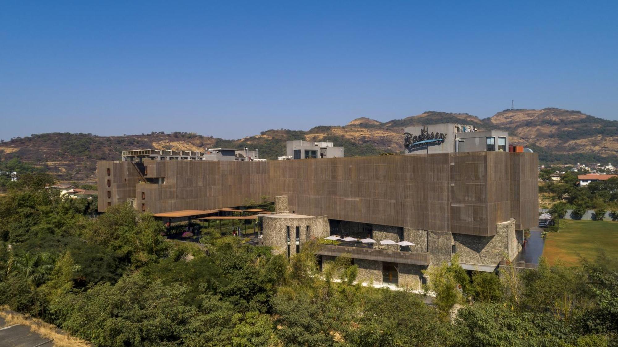 Radisson Resort And Spa Lonavala Bagian luar foto The Skanderbeg Square