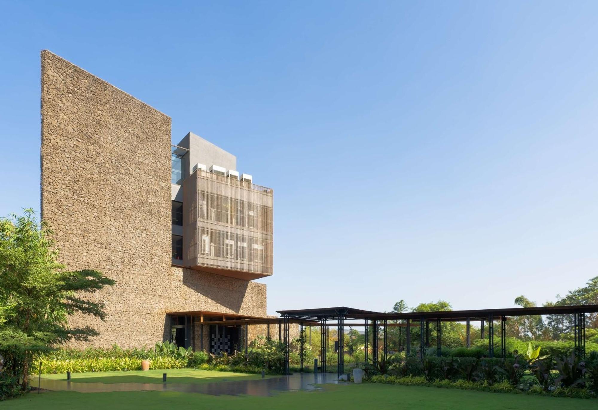 Radisson Resort And Spa Lonavala Bagian luar foto The Aga Khan Academy, Hyderabad